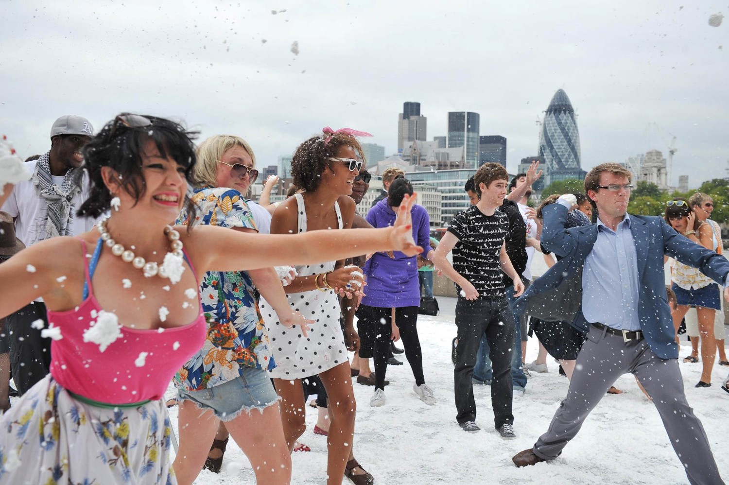 AerLingus Summer Snow Party, Falling Artificial Snow Machine Hire UK from FX Live