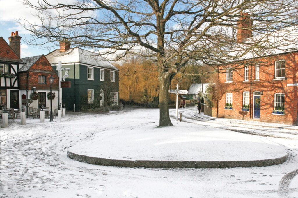 Whole Village Snow Dress with Eco Friendly Biodegradable Artificial Snow UK, FX Live