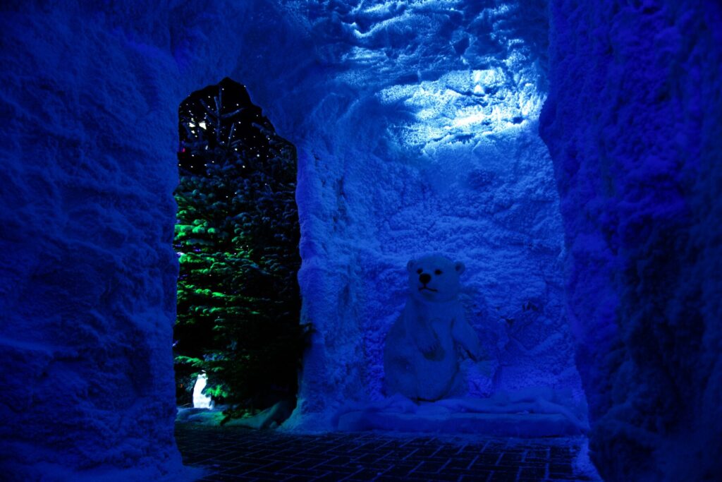Artificial Ice Cave Hire, Winter Wonderland installation UK by FX Live