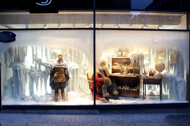 winter and christmas effects for retail, artificial snow for window display by FX Live