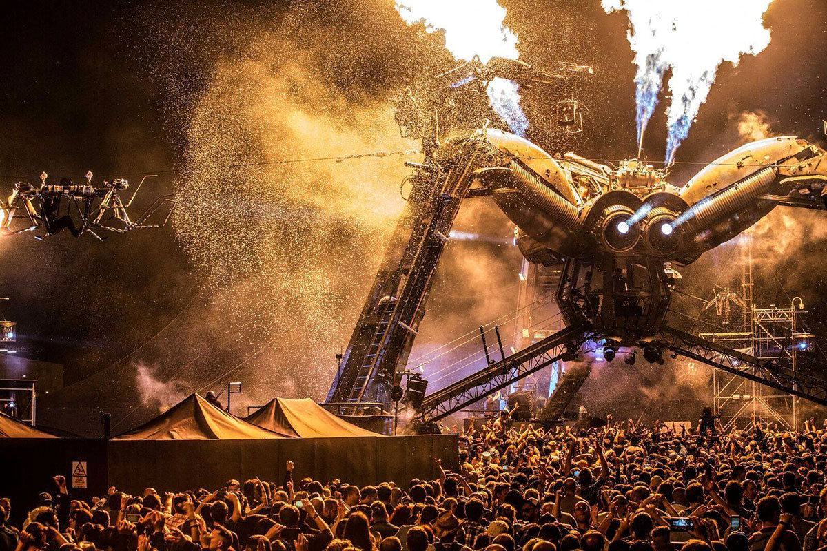 FX Live falling snow effects at Arcadia Glastonbury festival stage